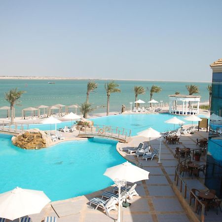 奥苏丹海滨度假酒店 阿尔科尔 外观 照片 The pool at the Grand Hotel