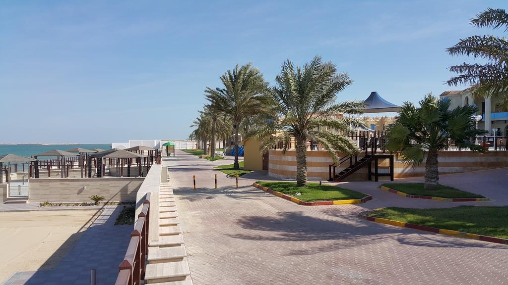 奥苏丹海滨度假酒店 阿尔科尔 外观 照片 Al-Shaab beach