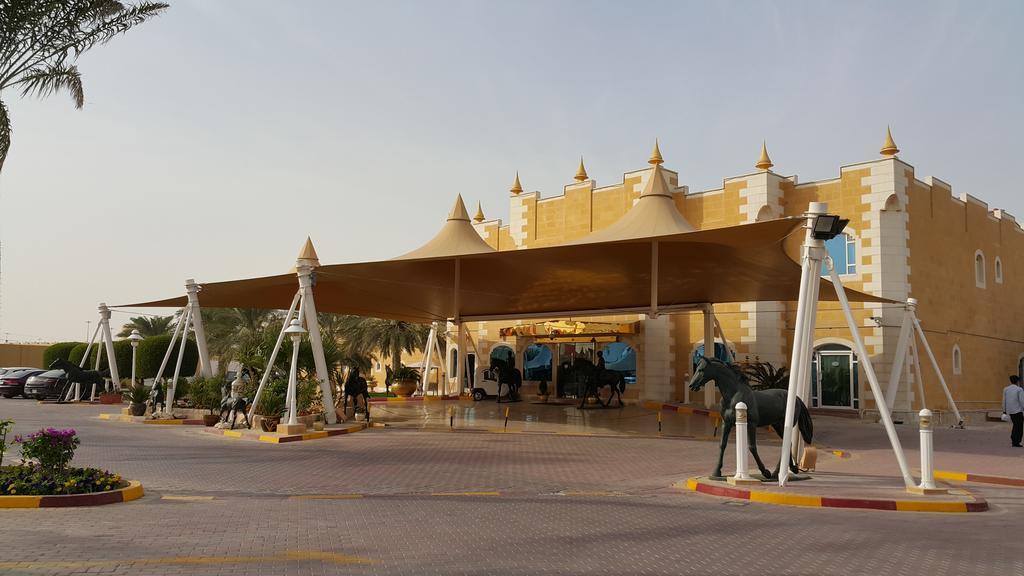 奥苏丹海滨度假酒店 阿尔科尔 外观 照片 Al-Shaqraa International Airport